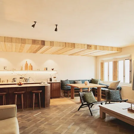 La Ponche Hotel