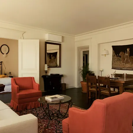 La Ponche Otel