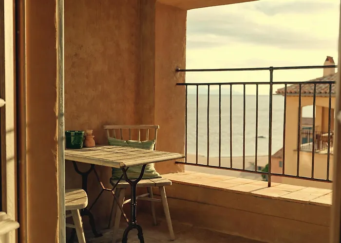 מלון La Ponche 5*