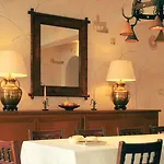 מלון La Ponche 5*