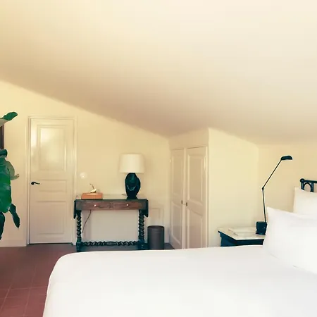 La Ponche Otel